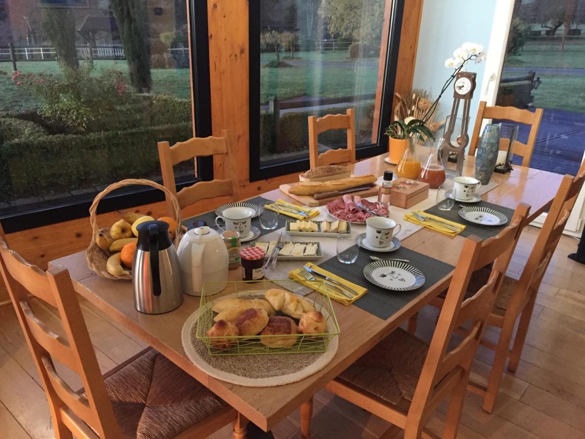 Au Domaine Du Cerf Bed & Breakfast Vyans-le-Val Екстериор снимка